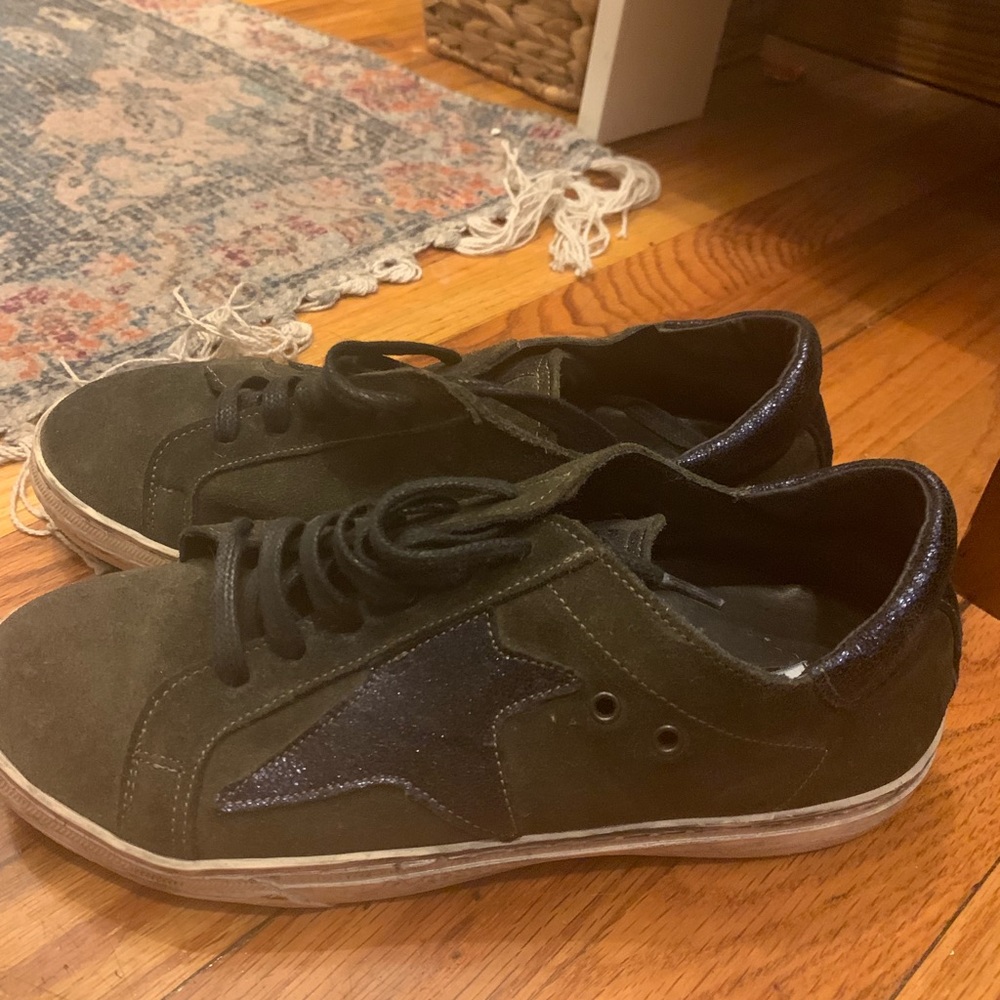 Steve Madden sneakers size 7